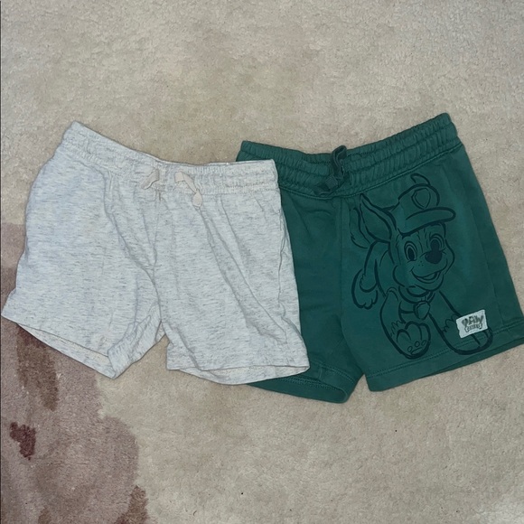H&M Kids Light Gray and Dark Green Character Shorts - Picture 1 of 8